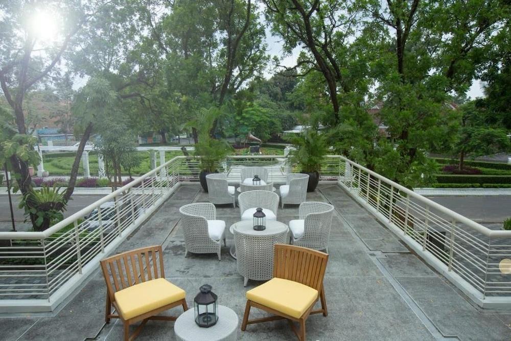 The Shalimar Boutique Hotel Malang Exterior photo