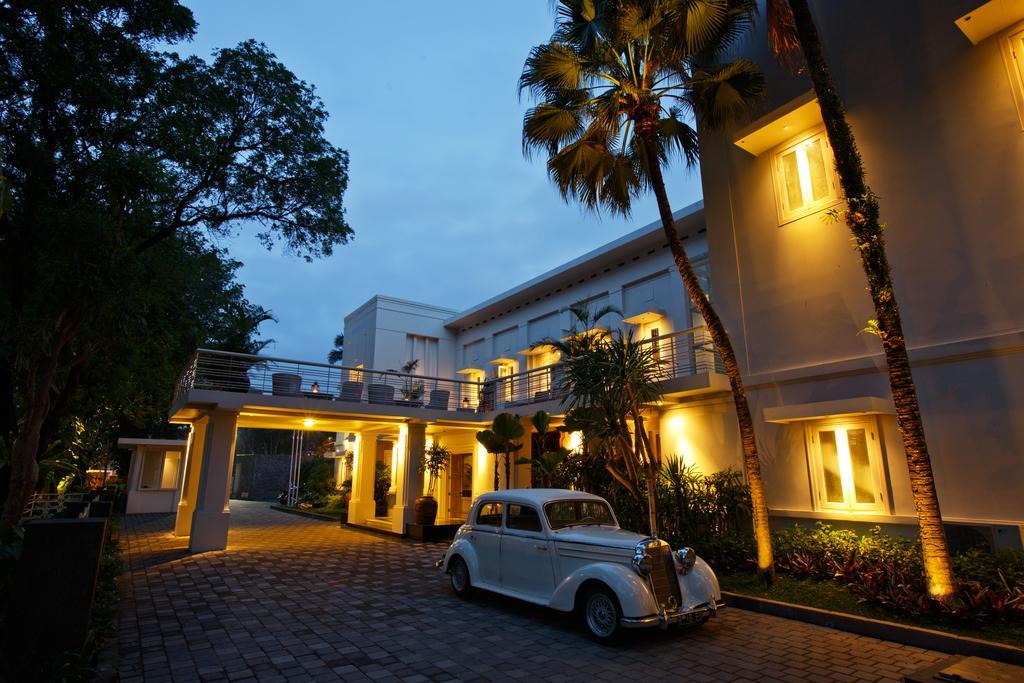 The Shalimar Boutique Hotel Malang Exterior photo