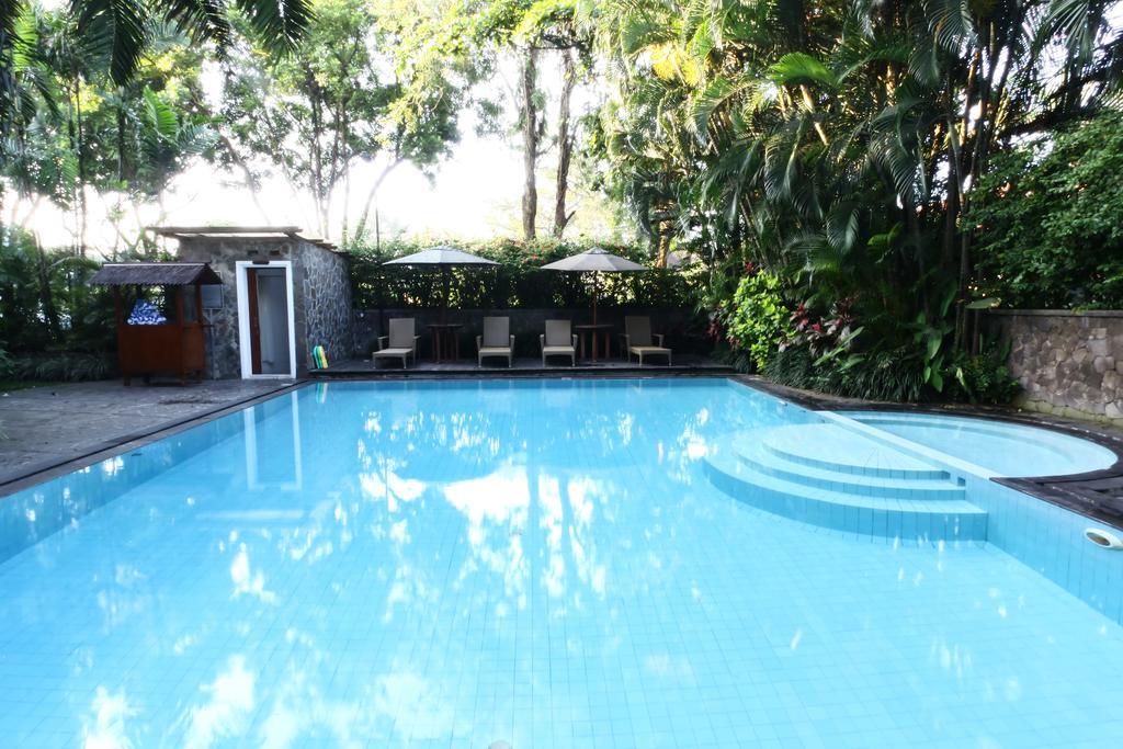 The Shalimar Boutique Hotel Malang Exterior photo